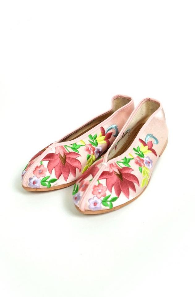 *PREORDER* embroidered theater shoes - peach